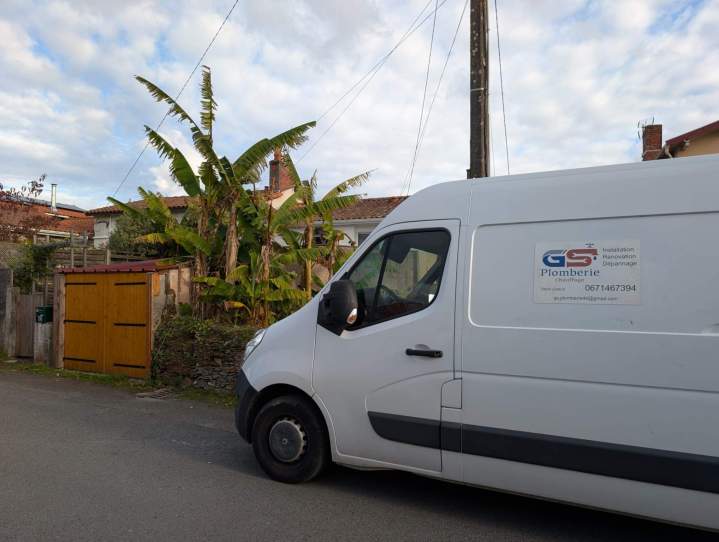 4a713dfb 03f3 4557 acad 9e01502beb0a